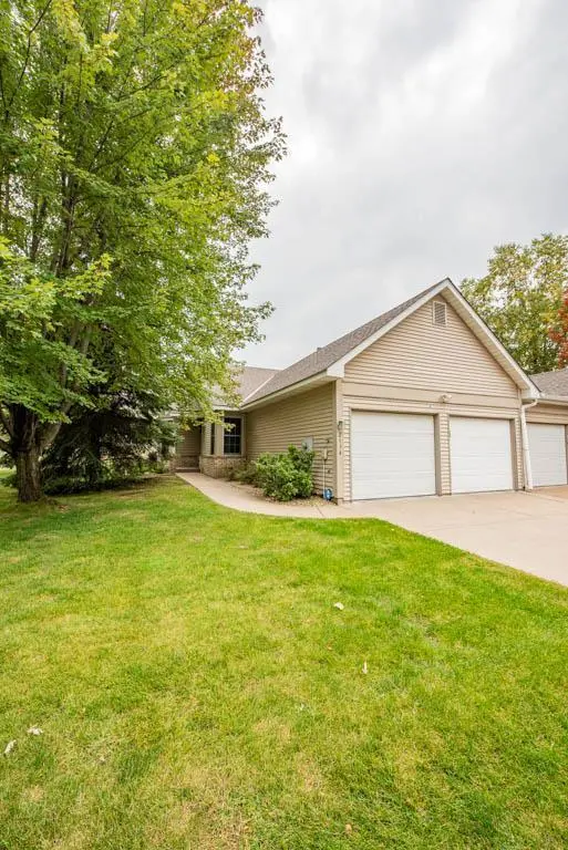 2134 Southwind DR, Maplewood, MN 55109