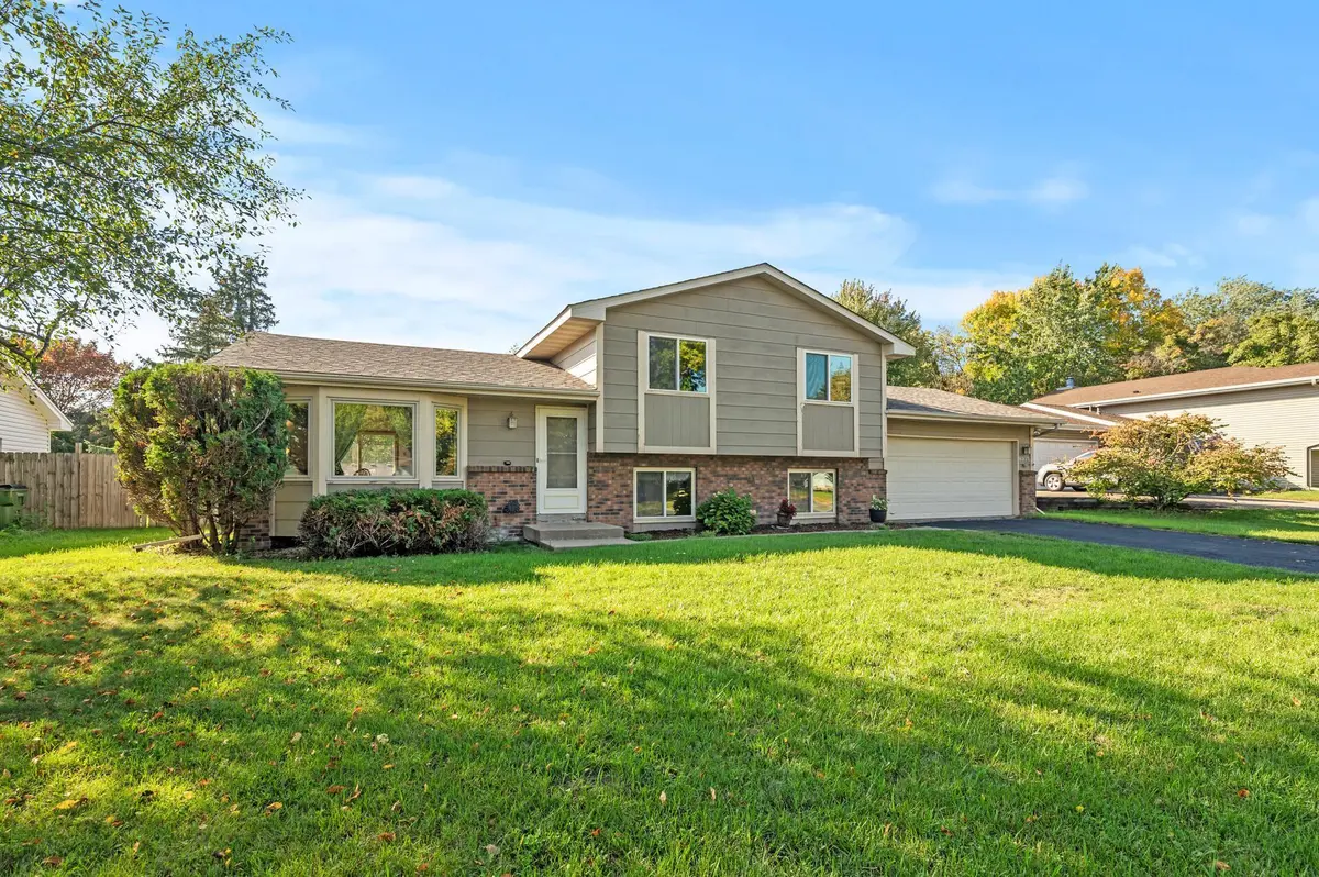 8975 Yucca LN N, Maple Grove, MN 55369