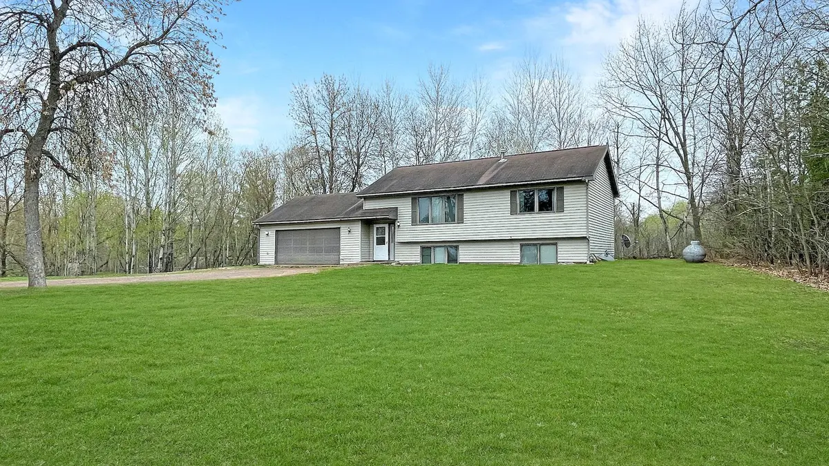 1686 Vern DR, Arthur Twp, MN 55051