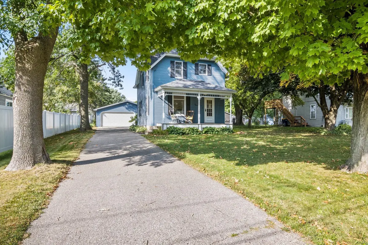 210 W Summit AVE, Ellsworth, WI 54011