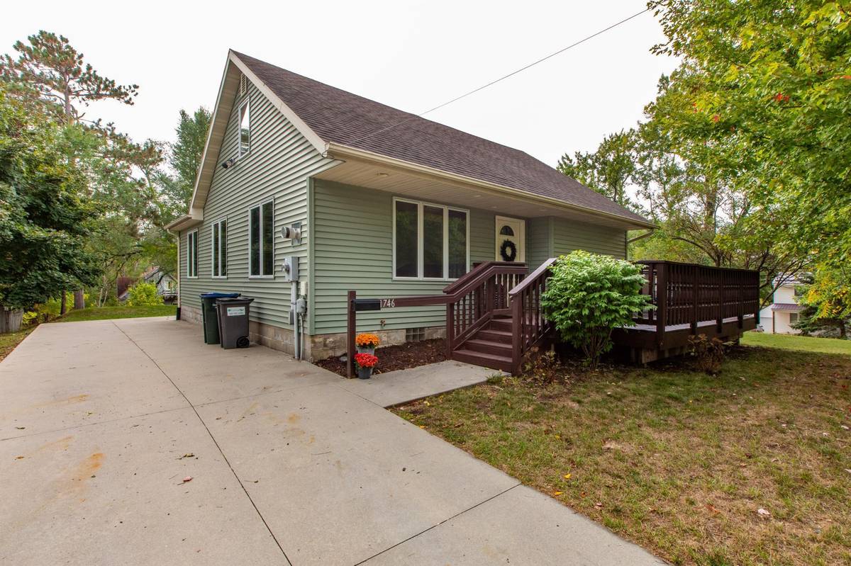 1746 1st ST NW, Rochester, MN 55901