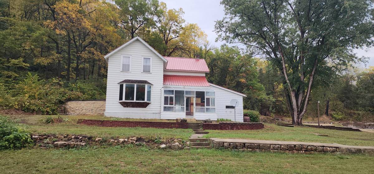 302 Main ST, Hammond, MN 55991