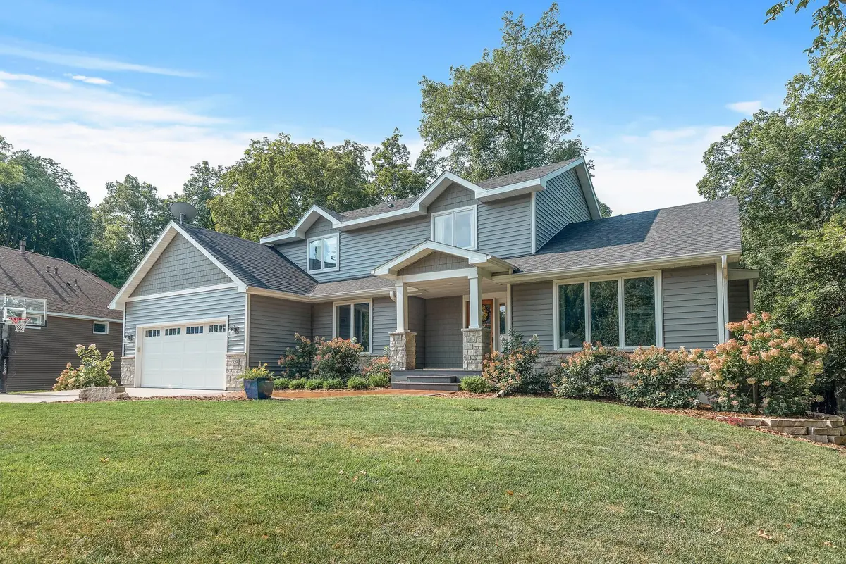 829 Amur CIR, Delano, MN 55328