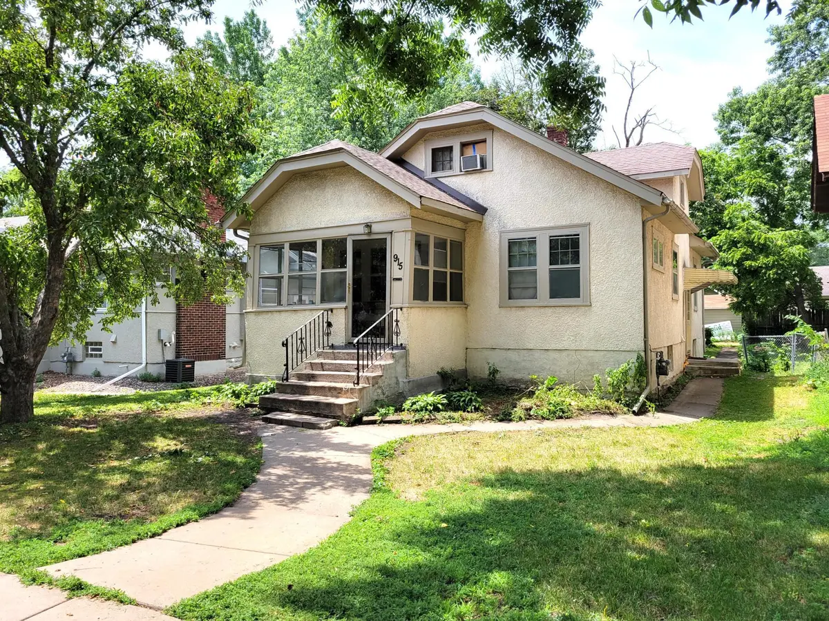 915 21st AVE SE, Minneapolis, MN 55414