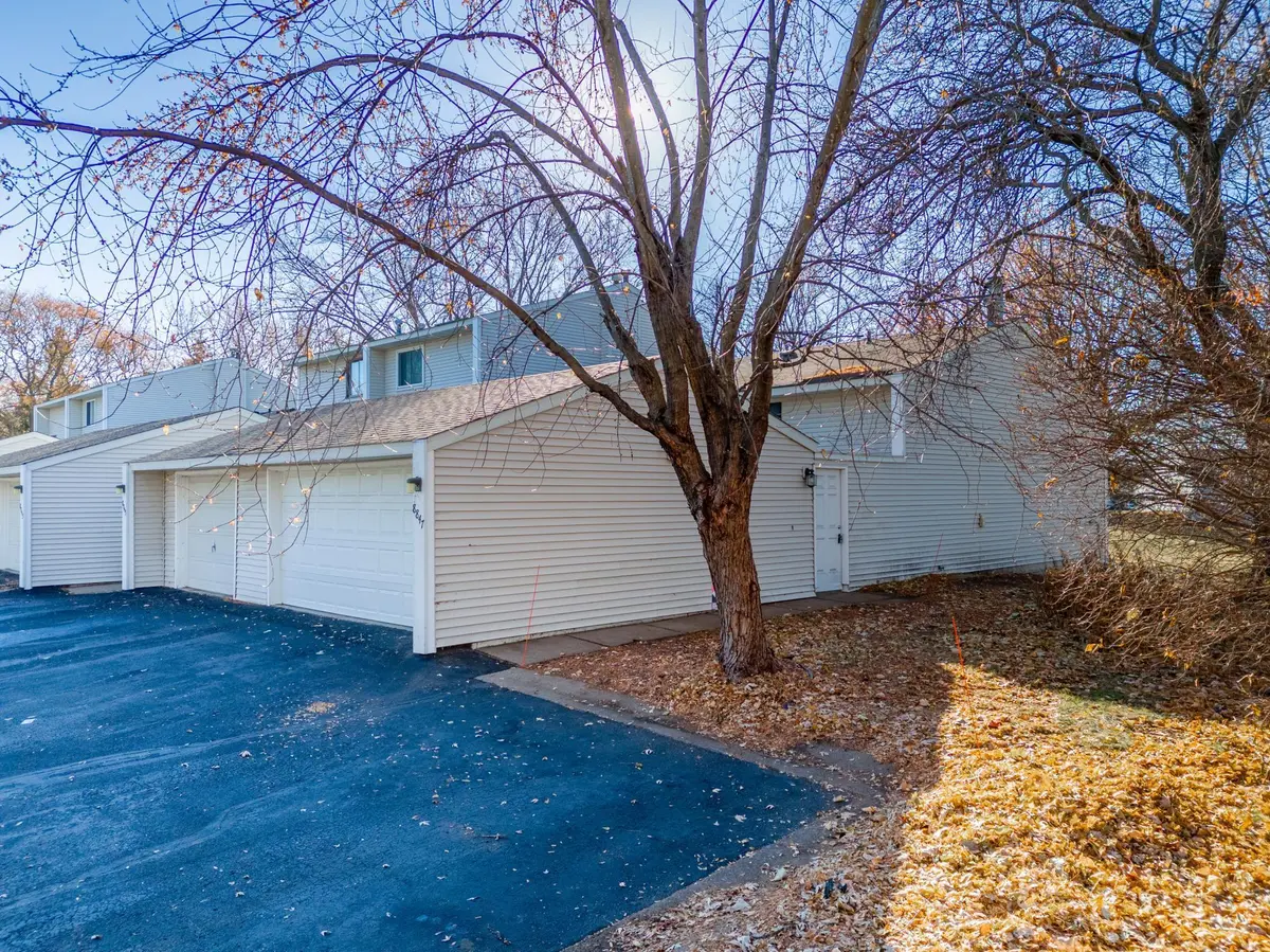 8847 Ironwood AVE S, Cottage Grove, MN 55016