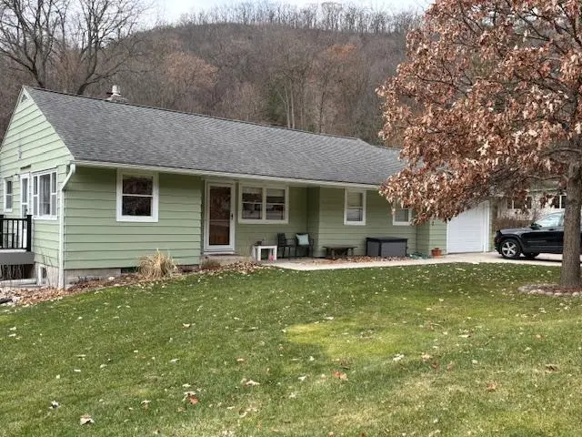 117 Glen Mary RD, Winona, MN 55987