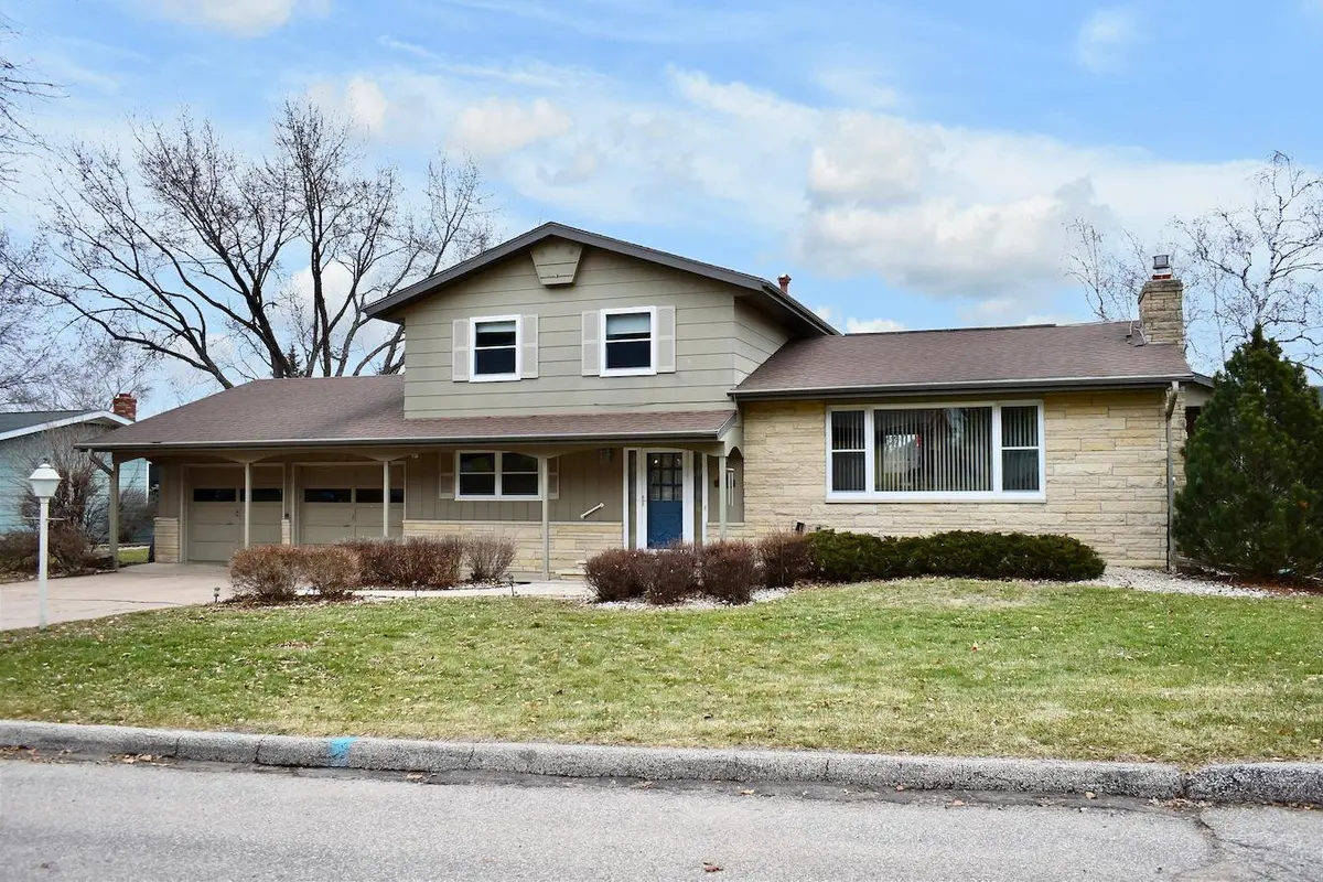 1660 Valley View DR, Winona, MN 55987