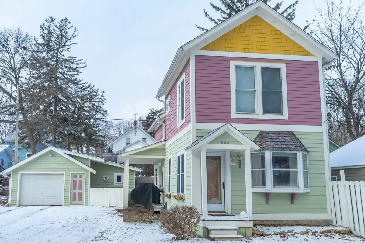208 Harriet ST N, Stillwater, MN 55082
