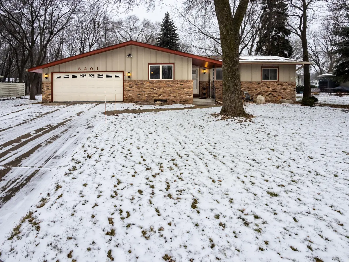 5201 81st AVE N, Brooklyn Park, MN 55443