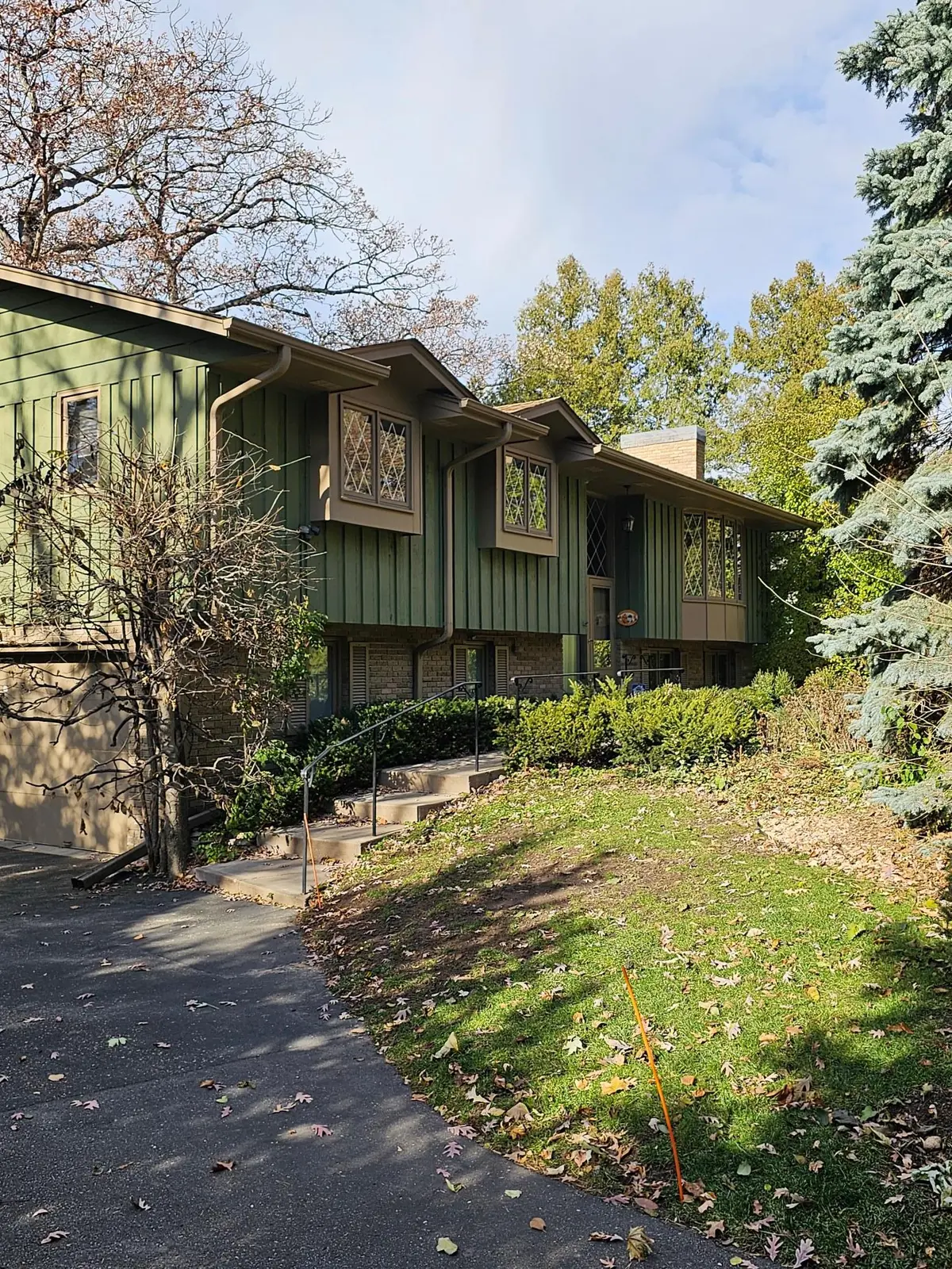 2195 Acorn RD, Roseville, MN 55113