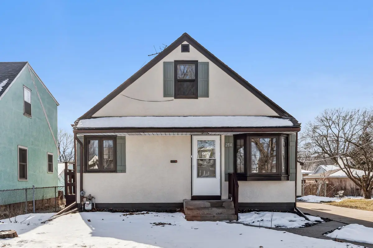 254 Arion ST E, West Saint Paul, MN 55118