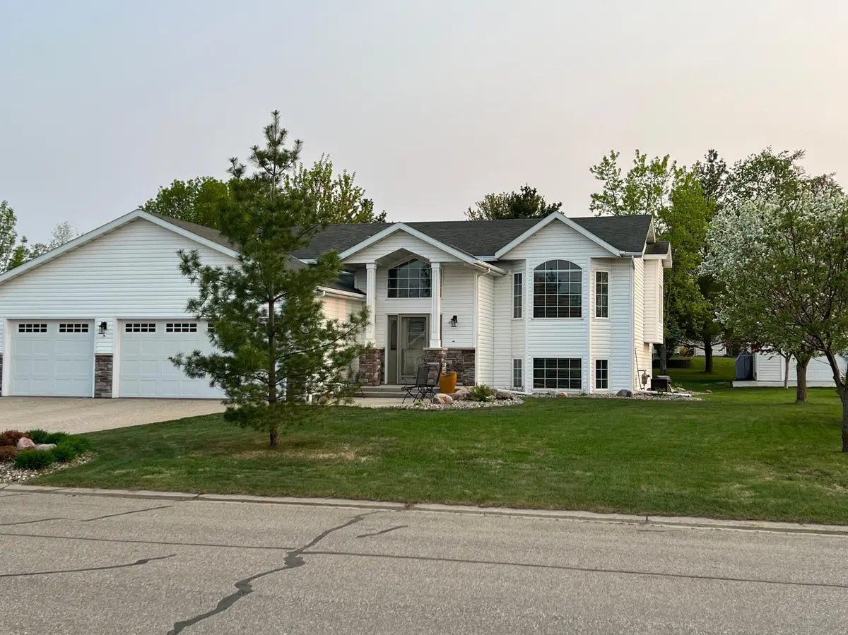 1827 Celia ST, Detroit Lakes, MN 56501