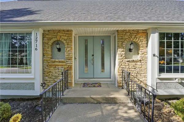 12716 W 57th TER, Shawnee, KS 66216