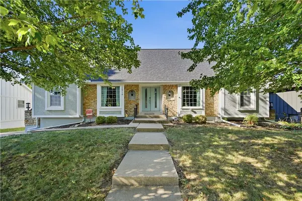 12716 W 57th TER, Shawnee, KS 66216