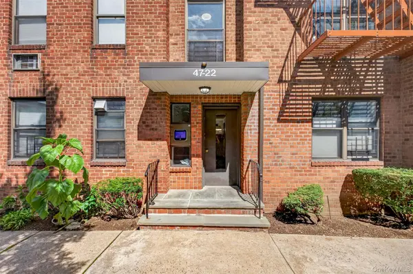 47-22 215th ##2B, Bayside, NY 11364