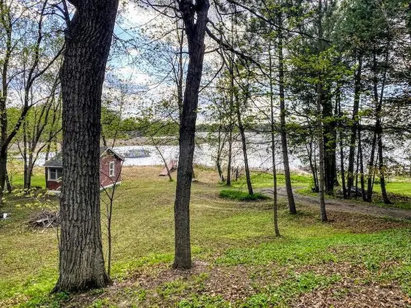 12480 Melody LN, Lindstrom, MN 55045