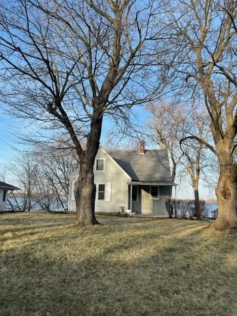 1325 Frank Hall DR, Albert Lea, MN 56007