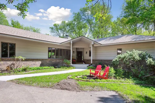 1441 Lake Lucy RD, Chanhassen, MN 55317