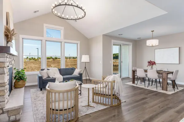 2221 Sharon LN, Hudson, WI 54016