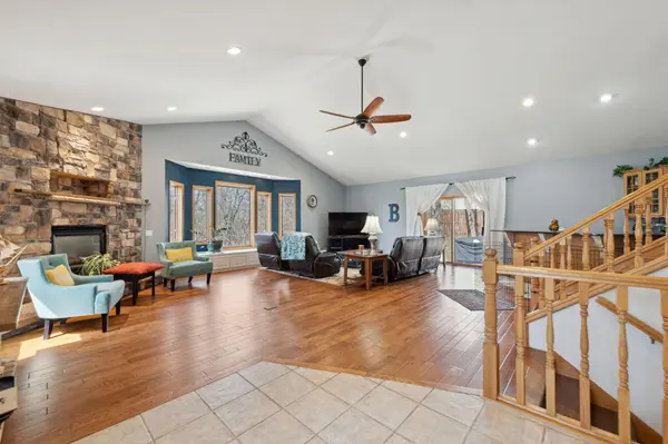 576 Burr Oak LN, Hudson, WI 54016