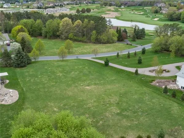316 Saint Annes Pkwy, Troy Twp, WI 54016