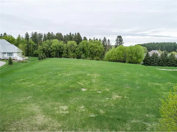 316 Saint Annes Pkwy, Troy Twp, WI 54016