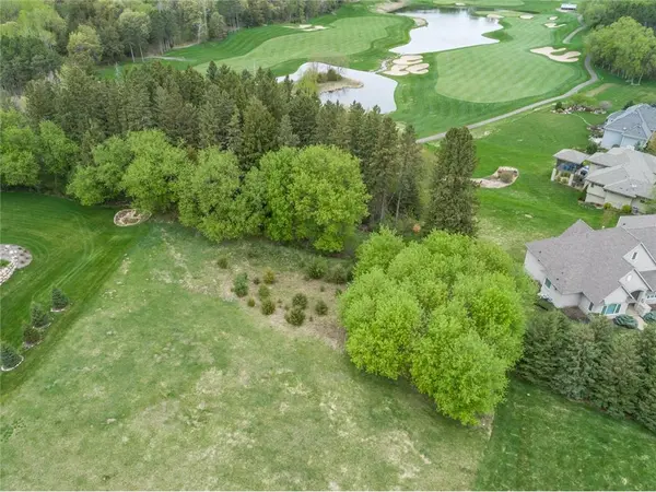 316 Saint Annes Pkwy, Troy Twp, WI 54016