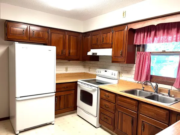 509 Indiana AVE, Adrian, MN 56110
