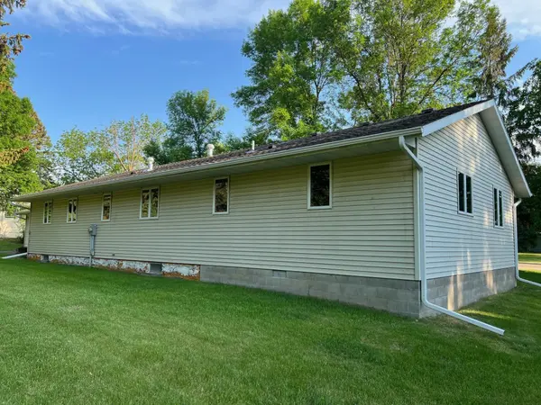 107 4th ST E, Brandon, MN 56315