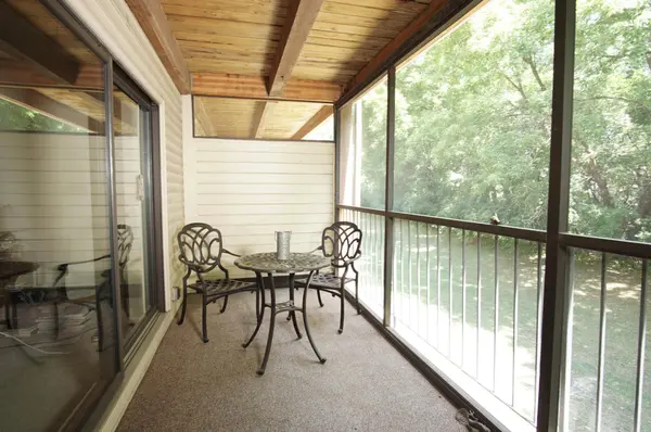 10441 Greenbrier RD #112, Minnetonka, MN 55305