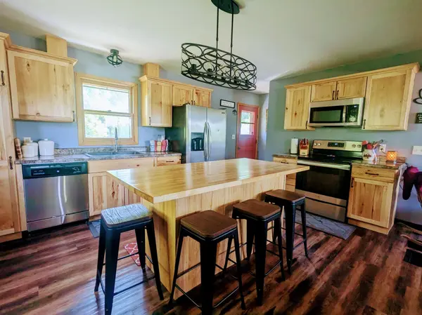 335 W Wisconsin AVE, Grantsburg, WI 54840