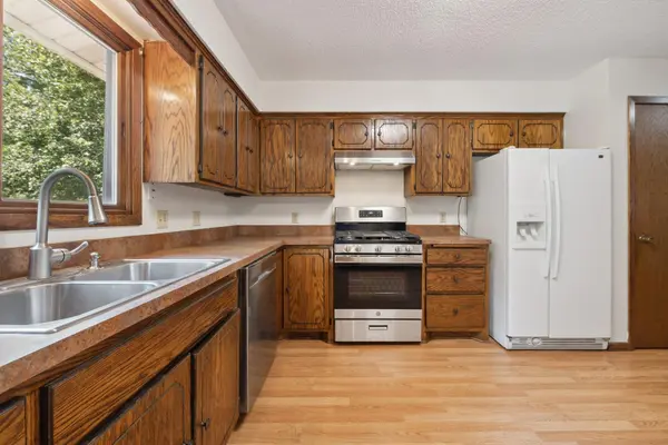 533 79th AVE N, Brooklyn Park, MN 55444
