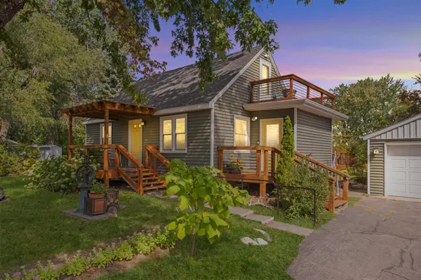 7727 Lakeview LN NE, Spring Lake Park, MN 55432