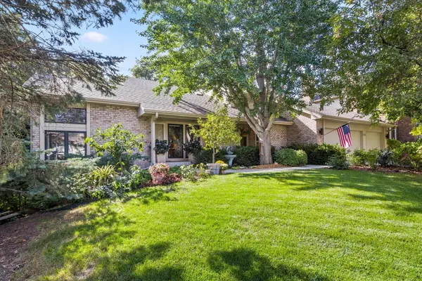 7801 Bush Lake DR, Bloomington, MN 55438