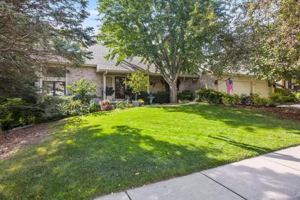 7801 Bush Lake DR, Bloomington, MN 55438