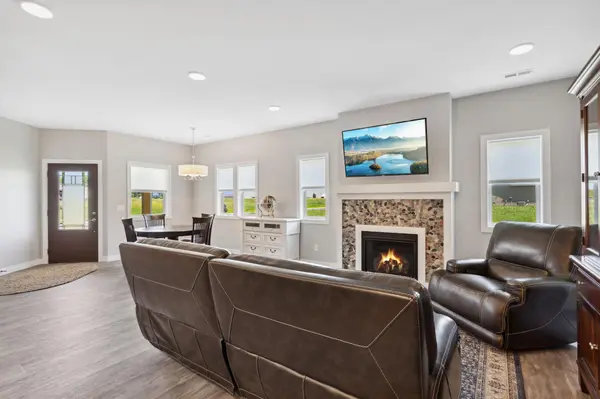 831 Congress ST W, Maple Lake, MN 55358