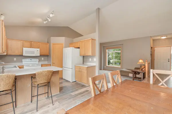 415 Dakota AVE, Roberts, WI 54023
