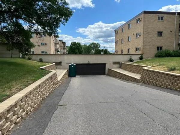 3155 Old Highway 8 #203, Roseville, MN 55418