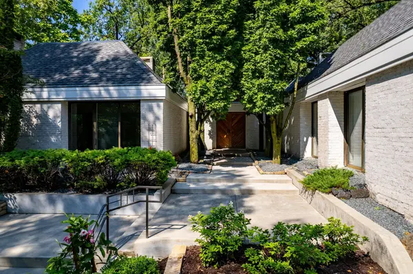 5016 Ridge RD, Edina, MN 55436