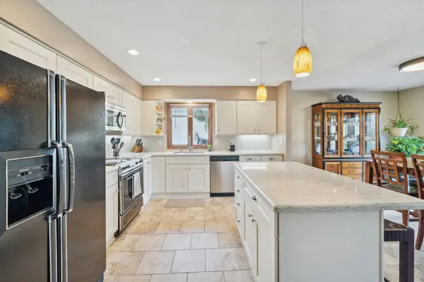 9243 Harkness AVE S, Cottage Grove, MN 55016