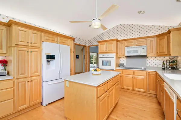 2574 Parkview CT, White Bear Twp, MN 55110