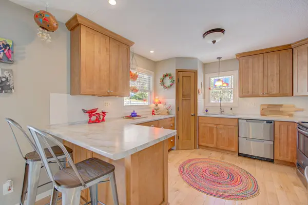 1036 Sunny Ridge DR, Carver, MN 55315