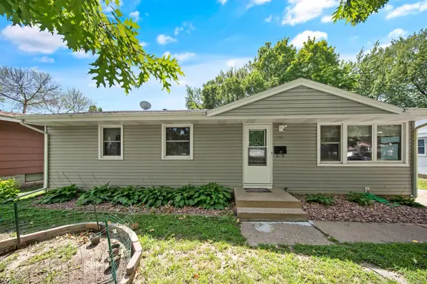 8201 32nd PL N, Crystal, MN 55427