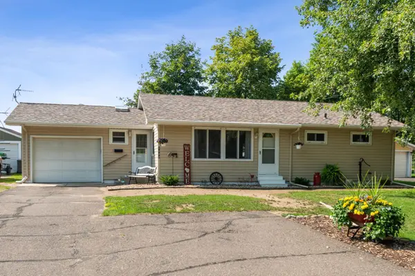 1002 W Lincoln RD, New Richmond, WI 54017