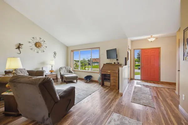 1909 Eastern Star CIR, Sauk Rapids, MN 56379