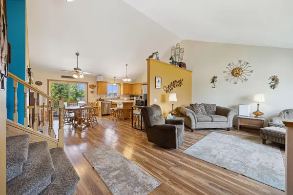 1909 Eastern Star CIR, Sauk Rapids, MN 56379