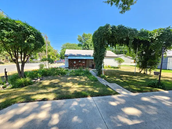 362 2nd ST, Gaylord, MN 55334