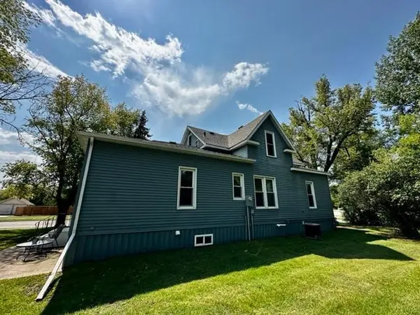 300 3rd AVE NE, Roseau, MN 56751