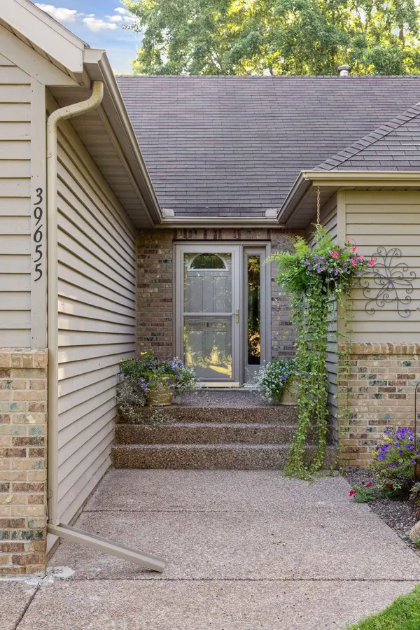 39653 Hemingway AVE, North Branch, MN 55056