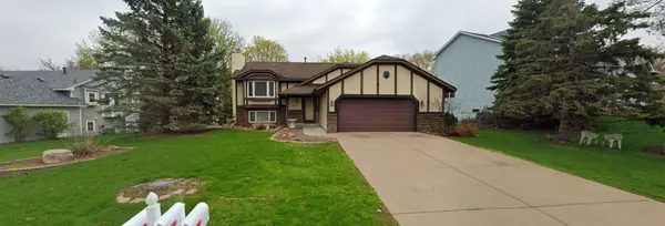 1377 Carriage RD, Woodbury, MN 55125